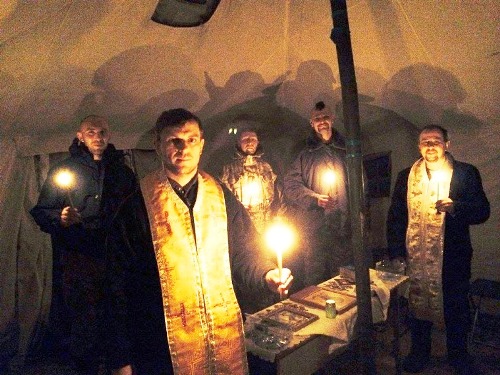 Капелани УГКЦ підтримують бойовий дух у Маріуполі.(ФОТО) Капелани УГКЦ підтримують бойовий дух у Маріуполі.(ФОТО)